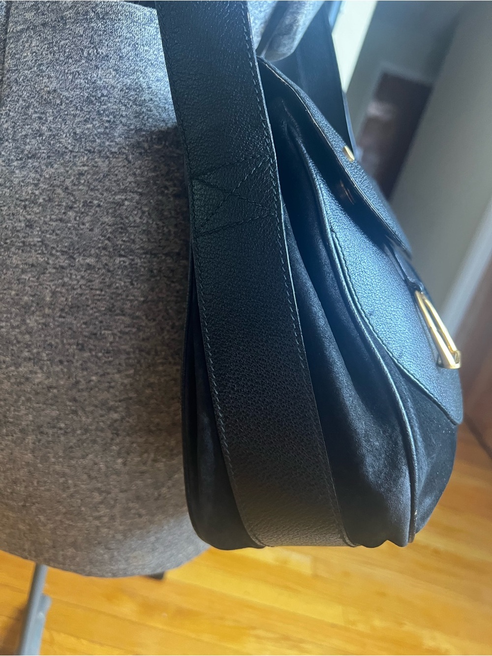 GUCCI STIRRUP SADDLE BAG VINTAGE BLACK LEATHER & SUEDE - Picture 4 of 16